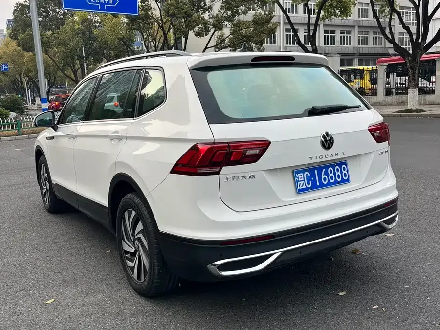Volkswagen Tiguan L Tiguan L 2022 330TSI Automatic 2WD Comfort Edition 2022 — миниатюра 2