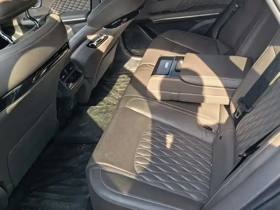 BYD Second-hand Han 2023 DM-i Champion Edition 121KM Premium Edition 2024 — миниатюра 4