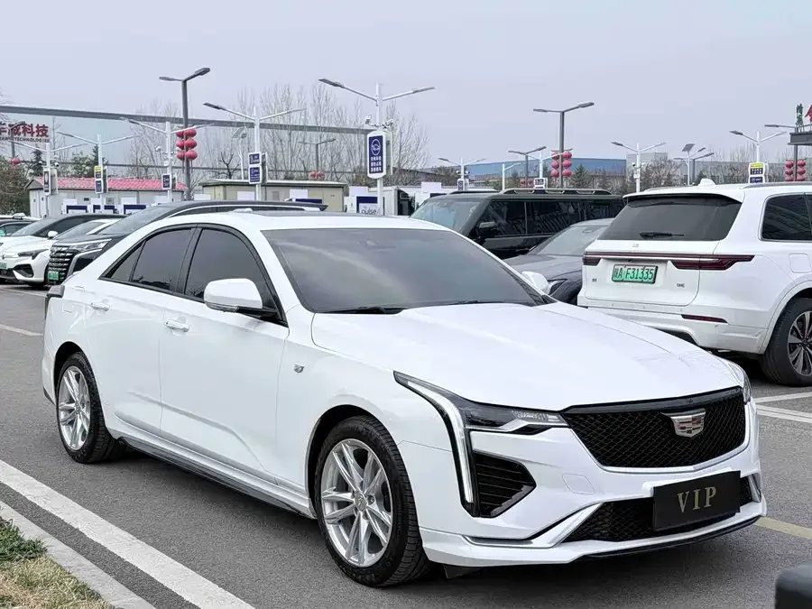 Cadillac CT4 2022 28T Fashion Model 2023 — миниатюра 3