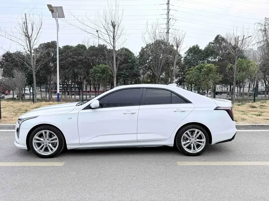 Cadillac CT4 2022 28T Fashion Model 2023 — миниатюра 4