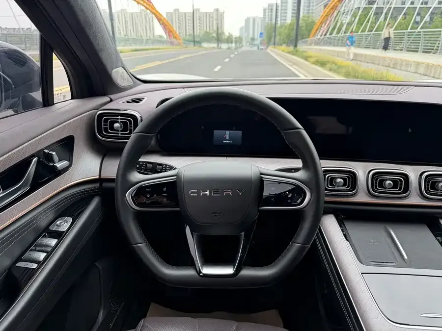 Chery Tiggo 9 Tiggo 9 2025 2.0T Automatic 2WD Premium Edition 5 Seaters 2025 — миниатюра 2
