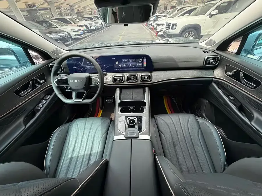Chery Tiggo 9 Tiggo 9 2023 2.0T dual-clutch 2WD leading version 5 seats 2023 — миниатюра 4