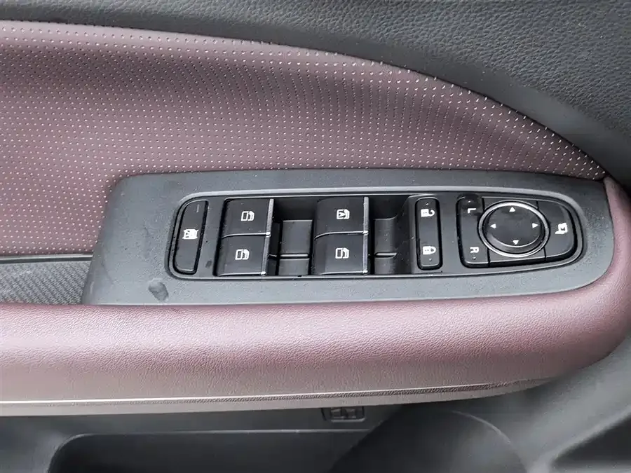 GAC Trumpchi M6 Trumpchi M6 2023 PRO 270T DCT Luxury Edition 2024 — миниатюра 3