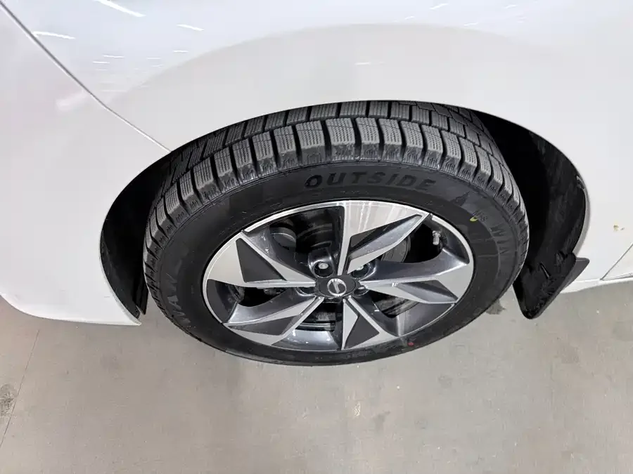 GAC Trumpchi M6 Trumpchi M6 2023 PRO 270T DCT Elite Edition 2025 — миниатюра 2