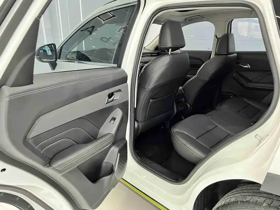 Haval Chitu (Red Rabbit) Haval Red Rabbit 2022 Exclusive Edition 1.5T Brass Rabbit 2023 — миниатюра 3