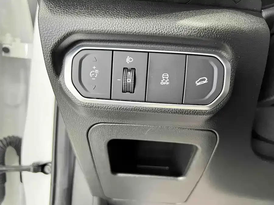 Haval Chitu (Red Rabbit) Haval Red Rabbit 2022 Exclusive Edition 1.5T Brass Rabbit 2023 — миниатюра 4