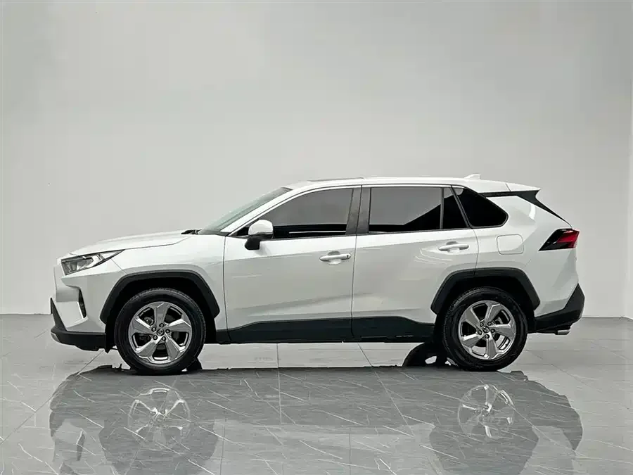 Toyota RAV4 RAV4 Rongfang 2021 2.0L CVT 2WD Fashion Edition 2022 — миниатюра 3