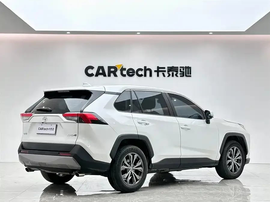 Toyota RAV4 RAV4 Rongfang 2023 2.0L CVT 2WD Fashion Edition 2023 — миниатюра 2