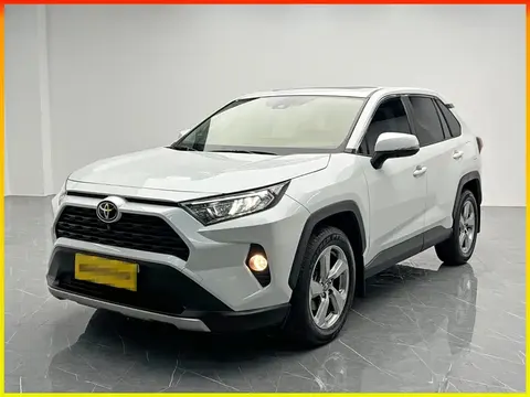 Toyota RAV4 2022 купить в Москве