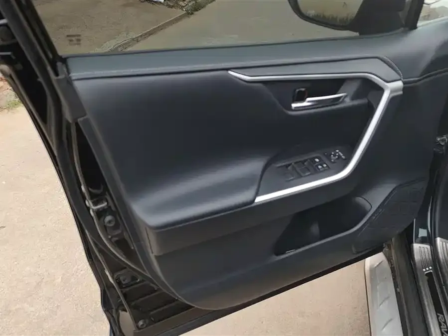 Toyota RAV4 RAV4 Rongfang 2023 2.0L CVT 2WD Fashion PLUS Edition 2024 — миниатюра 4