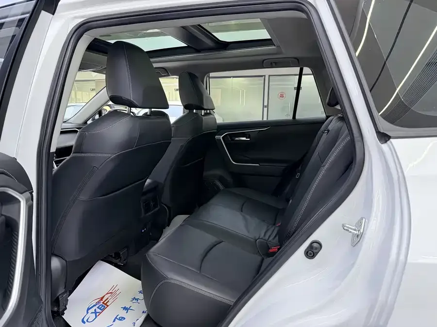 Toyota RAV4 RAV4 Rongfang 2022 2.0L CVT 2WD Premium Edition 2023 — миниатюра 4