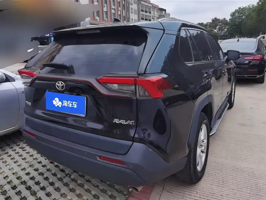 Toyota RAV4 RAV4 Rongfang 2022 2.0L CVT 2WD Urban Edition 2022 — миниатюра 3