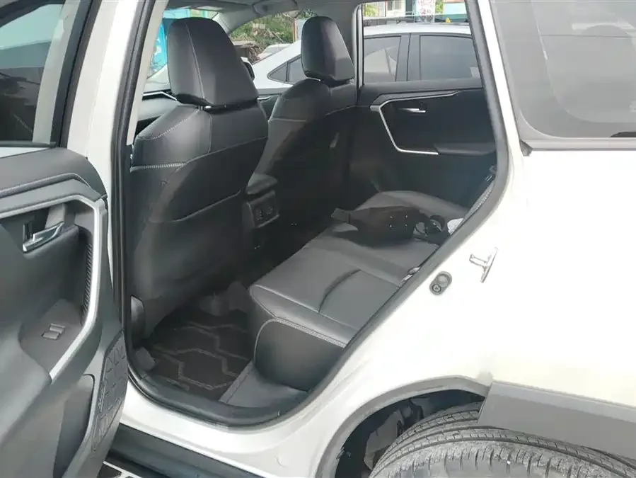Toyota RAV4 RAV4 Rongfang 2023 2.0L CVT 2WD Fashion PLUS Edition 2024 — миниатюра 5
