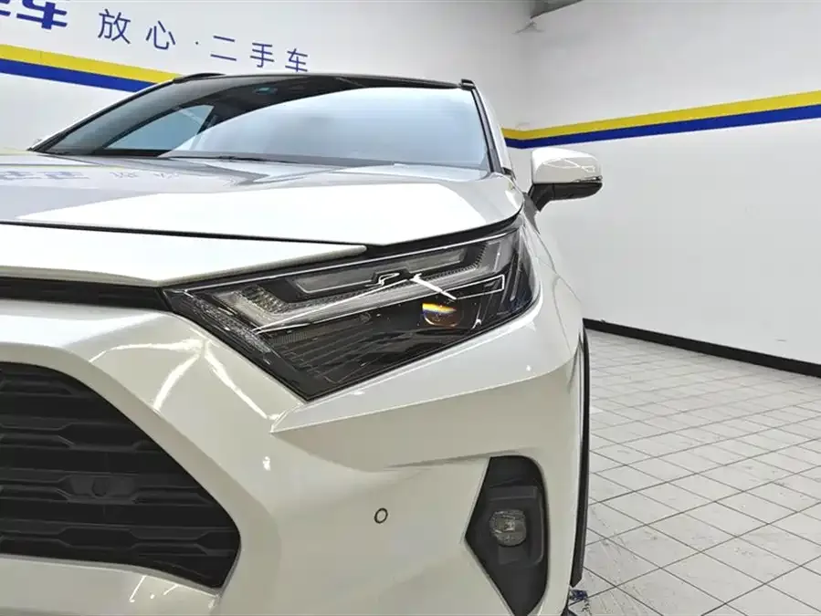 Toyota RAV4 RAV4 Rongfang 2023 2.0L CVT 2WD Fashion PLUS Edition 2024 — миниатюра 2