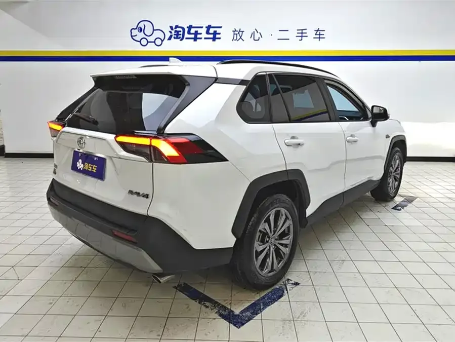 Toyota RAV4 RAV4 Rongfang 2023 2.0L CVT 2WD Fashion PLUS Edition 2024 — миниатюра 3