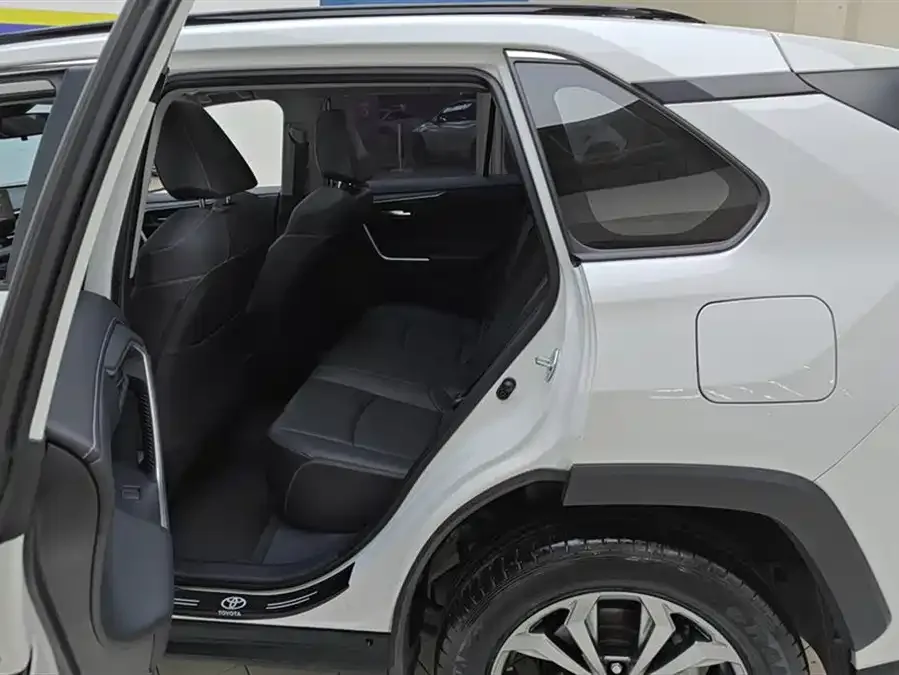 Toyota RAV4 RAV4 Rongfang 2023 2.0L CVT 2WD Fashion PLUS Edition 2024 — миниатюра 5