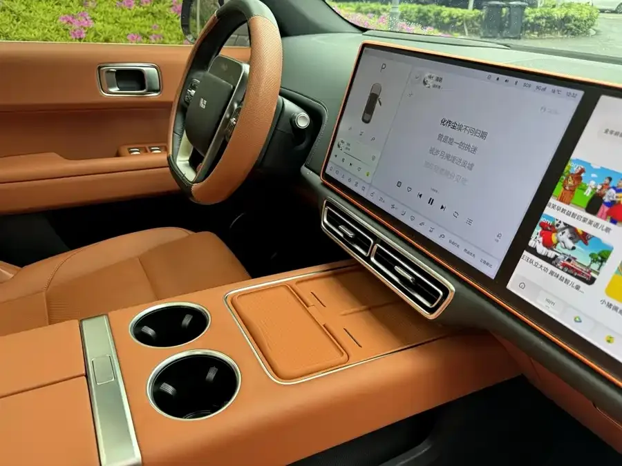 Lixiang L6 Ideal L6 2024 Pro 2024 — миниатюра 2