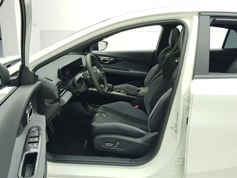 GAC Trumpchi Shadow Leopard Shadow Leopard 2023 400T Automatic R PRO 2024 — миниатюра 3