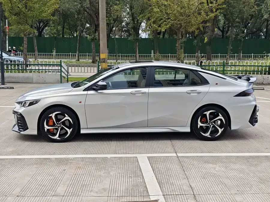 GAC Trumpchi Shadow Leopard Shadow Leopard 2024 400T Automatic Shadow Leopard R MAX Edition 2024 — миниатюра 4