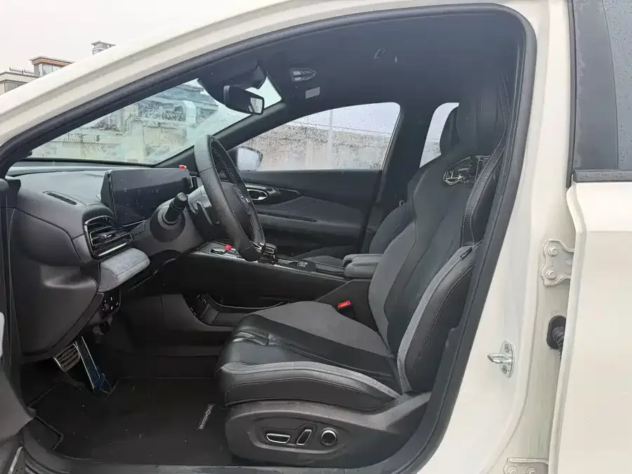GAC Trumpchi Shadow Leopard Shadow Leopard 2024 400T Automatic Shadow Leopard R MAX Edition 2024 — миниатюра 2