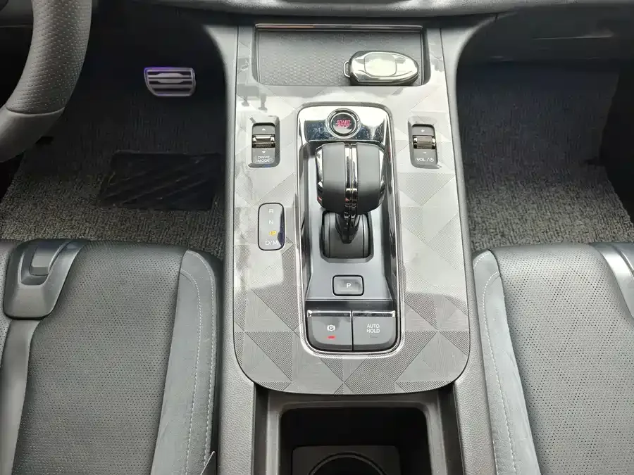 GAC Trumpchi Shadow Leopard Shadow Leopard 2024 400T Automatic Shadow Leopard R PRO Edition 2025 — миниатюра 5