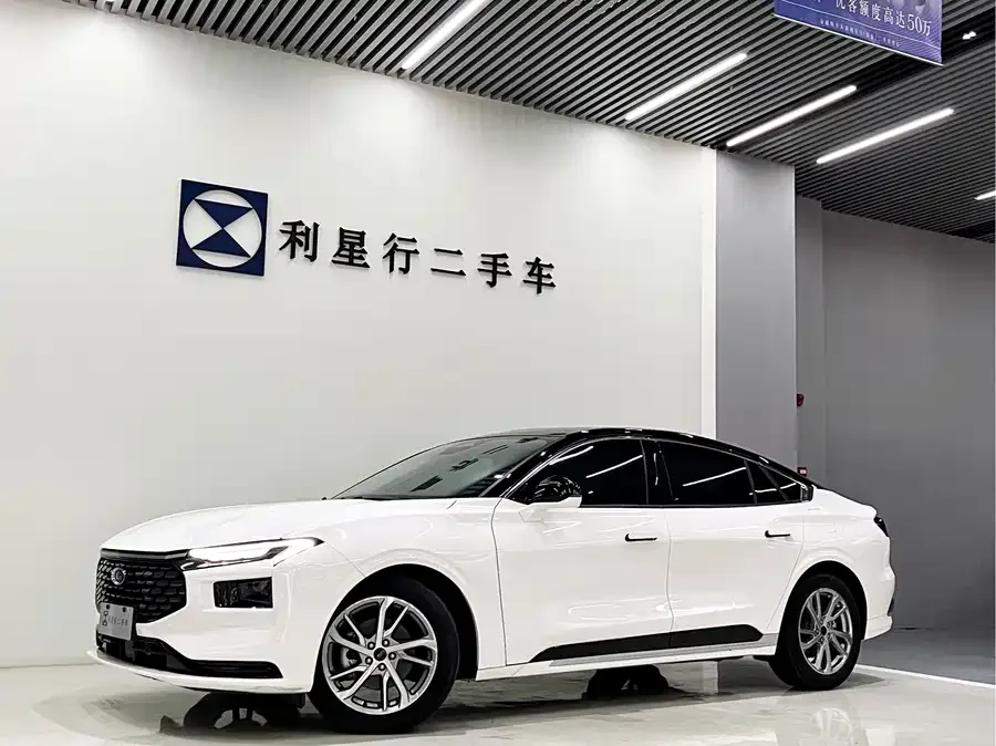 Ford Mondeo 2022 Mondeo EcoBoost 245 Luxury 2023 — фото 1, купить с доставкой в Москву