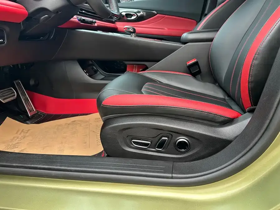 GAC Trumpchi Shadow Leopard Shadow Leopard 2021 270T DCT J16 Edition 2022 — миниатюра 4