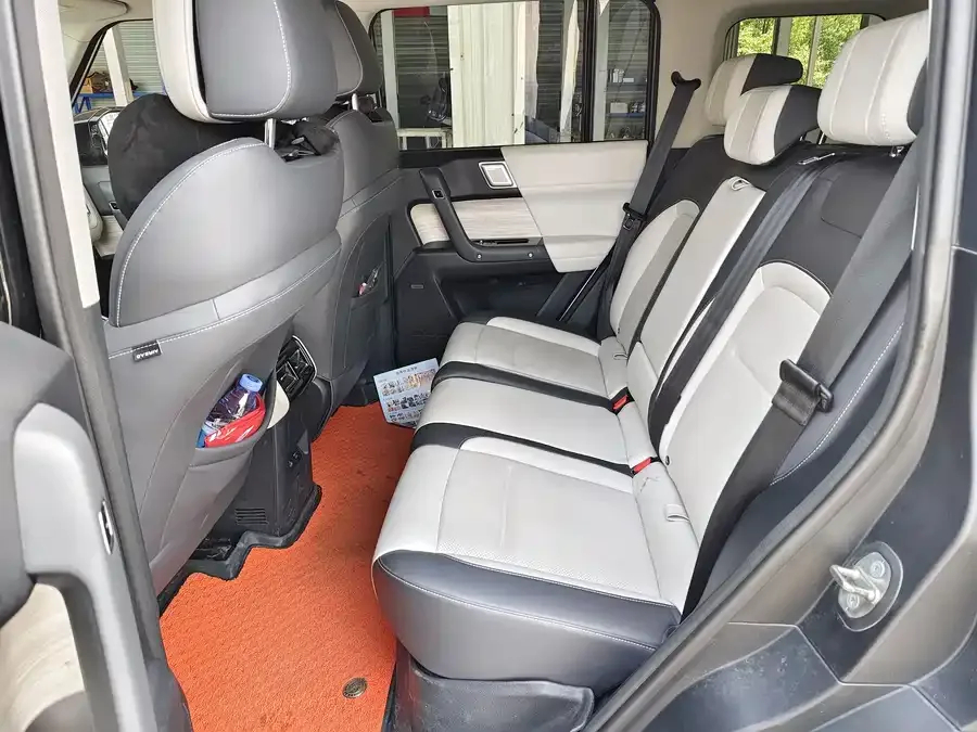iCAR 03 iCAR 03 2024 472km 4WD Long Range Zhiyue Edition 2024 — миниатюра 2