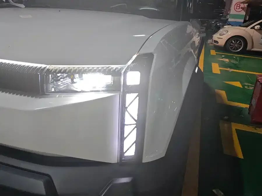 iCAR 03 iCAR 03 2024 472km 4WD long-range version 2024 — миниатюра 2
