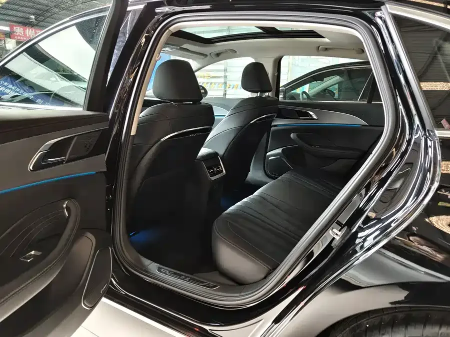 Hongqi H5 Hongqi H5 2023 2.0T Automatic Intelligent Connection Flagship Chang Edition 2023 — миниатюра 2
