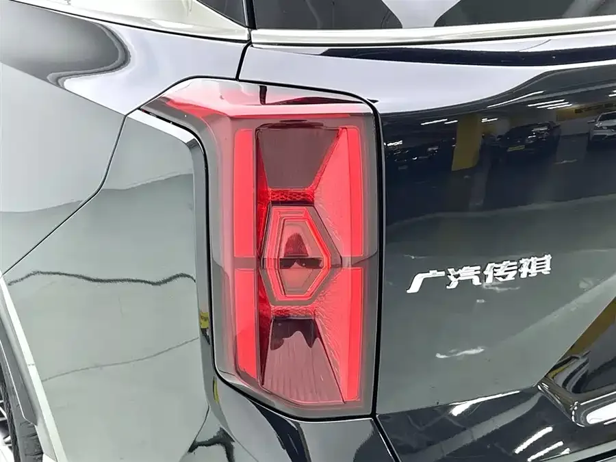 GAC Trumpchi GS8 Trumpchi GS8 2025 Pilot Series 2.0TGDI 2WD Luxury Edition 5 Seaters 2025 — миниатюра 3