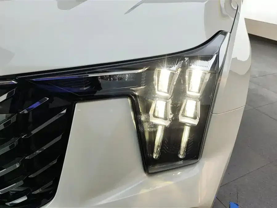 GAC Trumpchi GS8 Trumpchi GS8 2025 Pilot Series 2.0TGDI 2WD Luxury Edition 5 Seaters 2024 — миниатюра 2