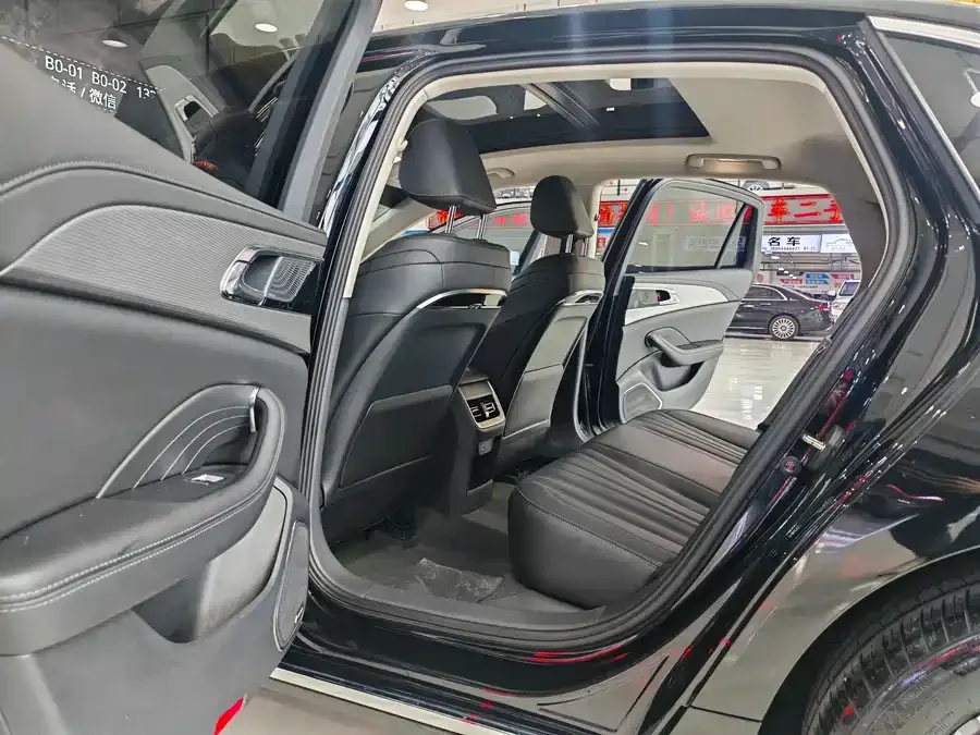 Hongqi H5 Hongqi H5 2023 2.0T Automatic Intelligent Connected Flag Edition 2023 — миниатюра 2