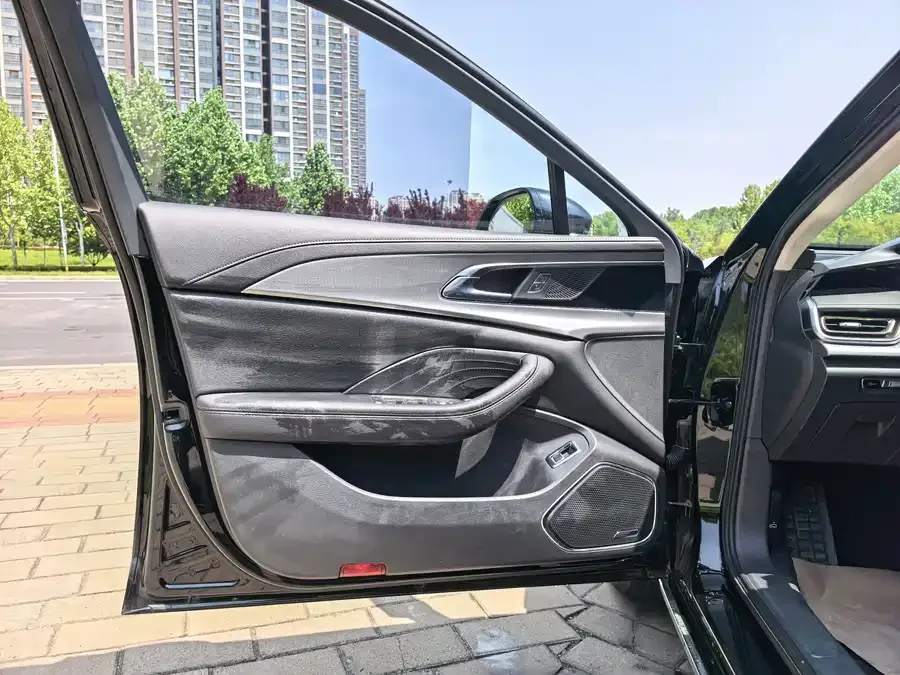 Hongqi H5 Hongqi H5 2024 1.5T DCT Zhilian Qiyun Edition 2023 — миниатюра 2