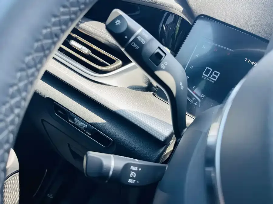 Hongqi H5 Hongqi H5 2024 1.5T DCT Zhilian Qiyun Edition 2023 — миниатюра 3