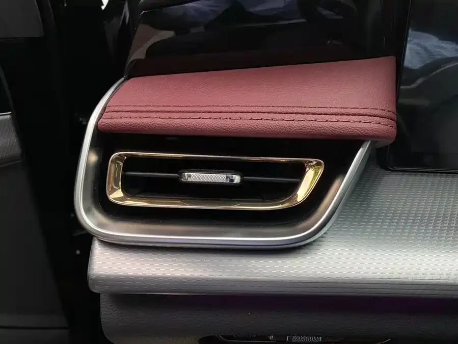 Hongqi H5 Hongqi H5 2023 2.0T Automatic Intelligent Connection Flagship Chang Edition 2022 — миниатюра 4