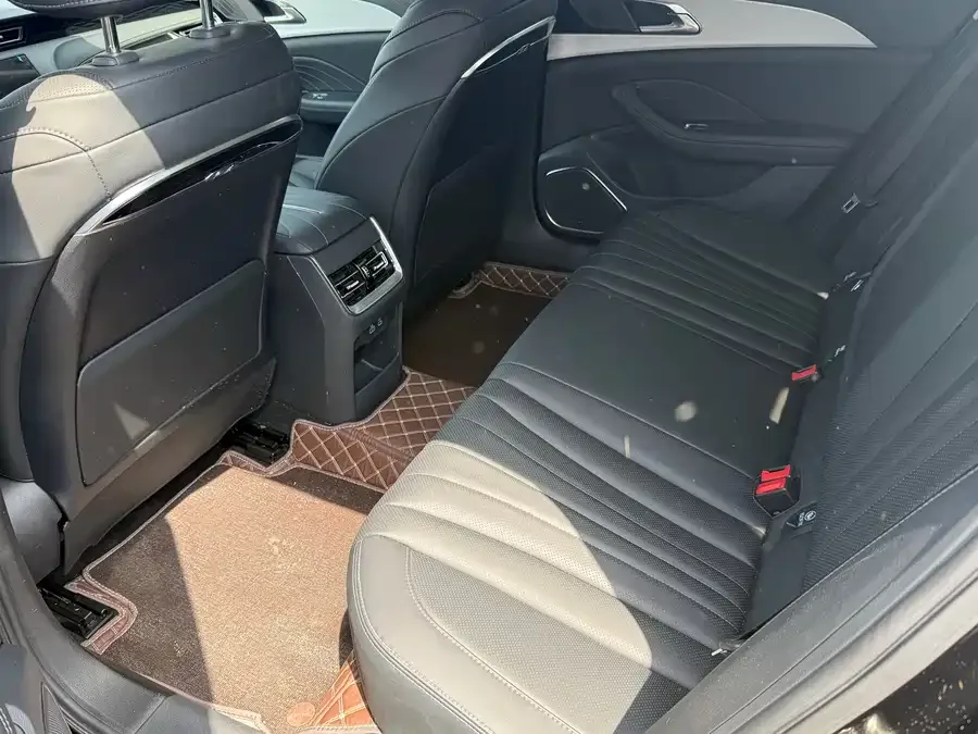 Hongqi H5 Hongqi H5 2025 1.5T DCT Flagship Edition 2025 — миниатюра 2