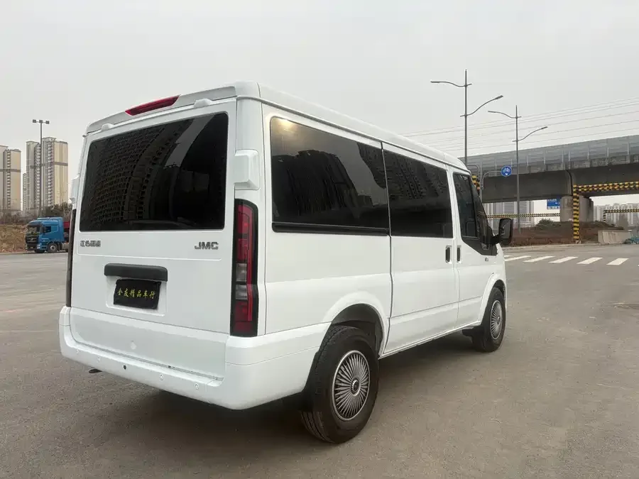 Jiangling Fushun Jiangling Fushun 2025 2.0T 8AT diesel short-axle low-top commercial multi-purpose passenger car 5/6 seats lift-up tailgate 2025 — миниатюра 2