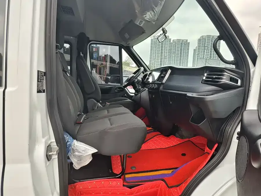 Jiangling Fushun Jiangling Fushun 2025 2.0T 6MT diesel mid-axle mid-top commercial multi-purpose passenger car with 7 seats 2025 — миниатюра 2