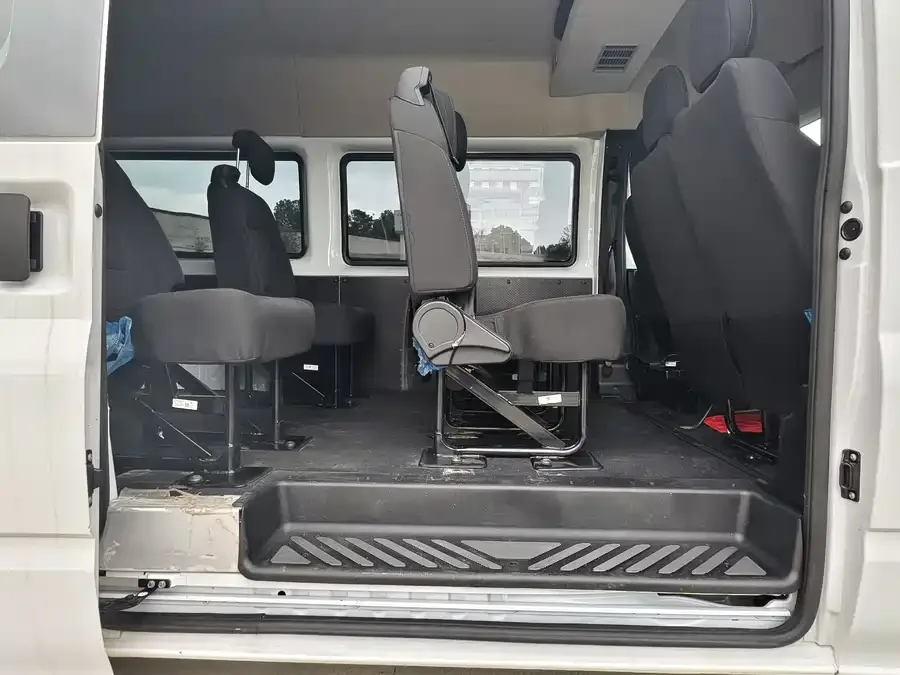 Jiangling Fushun Jiangling Fushun 2025 2.0T 6MT diesel mid-axle mid-top commercial multi-purpose passenger car with 7 seats 2025 — миниатюра 4