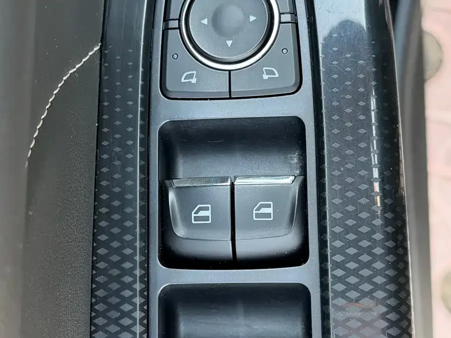 Haval M6 Haval M6 2021 PLUS 1.5T DCT Luxury Smart Connected Edition 2022 — миниатюра 5