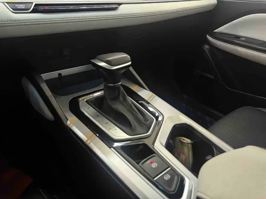 Geely Emgrand L Emgrand L 2022 1.4T CVT flagship model 2022 — миниатюра 4