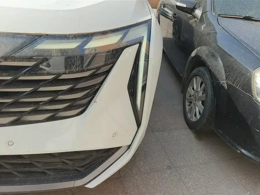 Geely Atlas L Boyue L 2023 1.5TD DCT Premium Edition 2023 — миниатюра 2