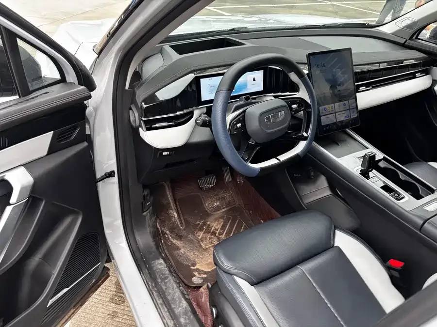 Geely Atlas L Boyue L 2024 1.5TD DCT Flagship Edition 2024 — миниатюра 2