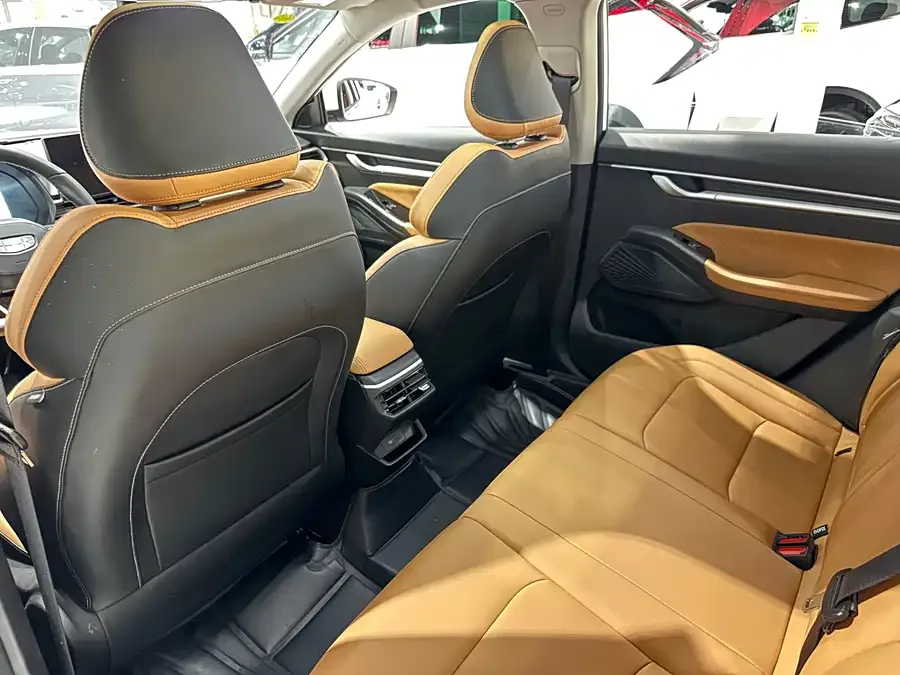 Geely Emgrand Emgrand 2025 4th Generation 1.5L CVT Flagship Model 2025 — миниатюра 3