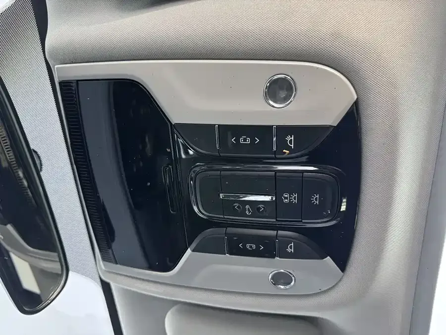 GAC Trumpchi M8 Trumpchi M8 2021 Facelift Lingxiu Series 390T Deluxe Edition 2022 — миниатюра 5