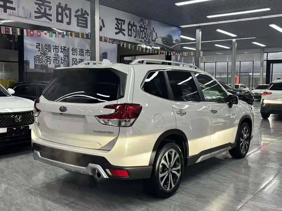 Subaru Forester 2022 Forester 2.0i AWD Ultimate Edition EyeSight 2022 — миниатюра 5