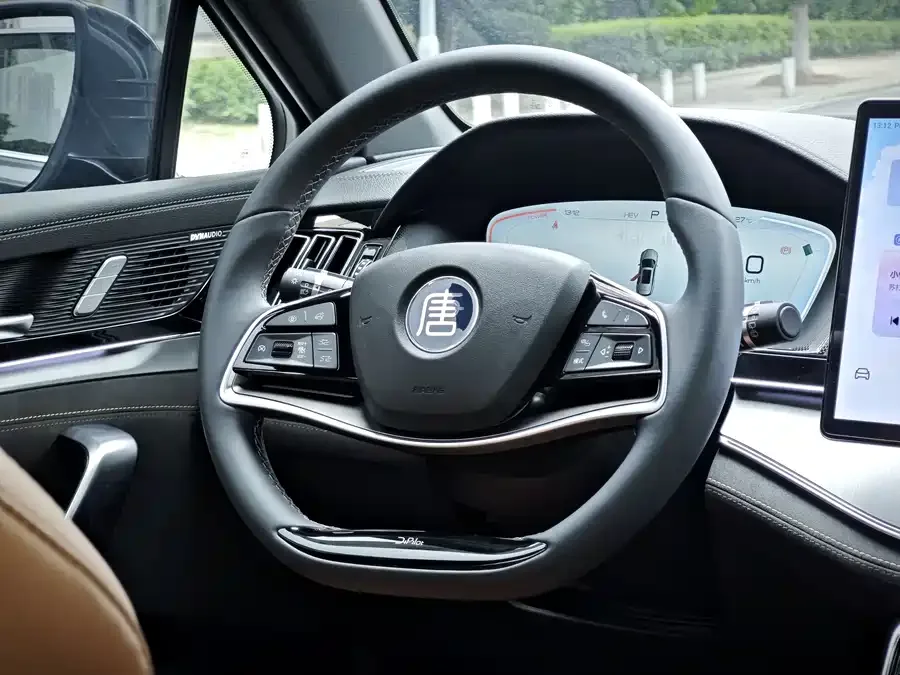 BYD Tang New Energy Tang New Energy 2023 DM-i Champion Edition 112KM Premium Edition 2024 — миниатюра 4