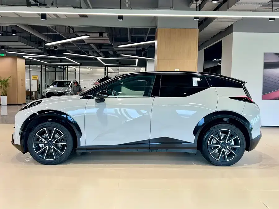 Zeekr X Zeekr X 2025 four-seat rear-wheel drive cube version 2024 — миниатюра 3