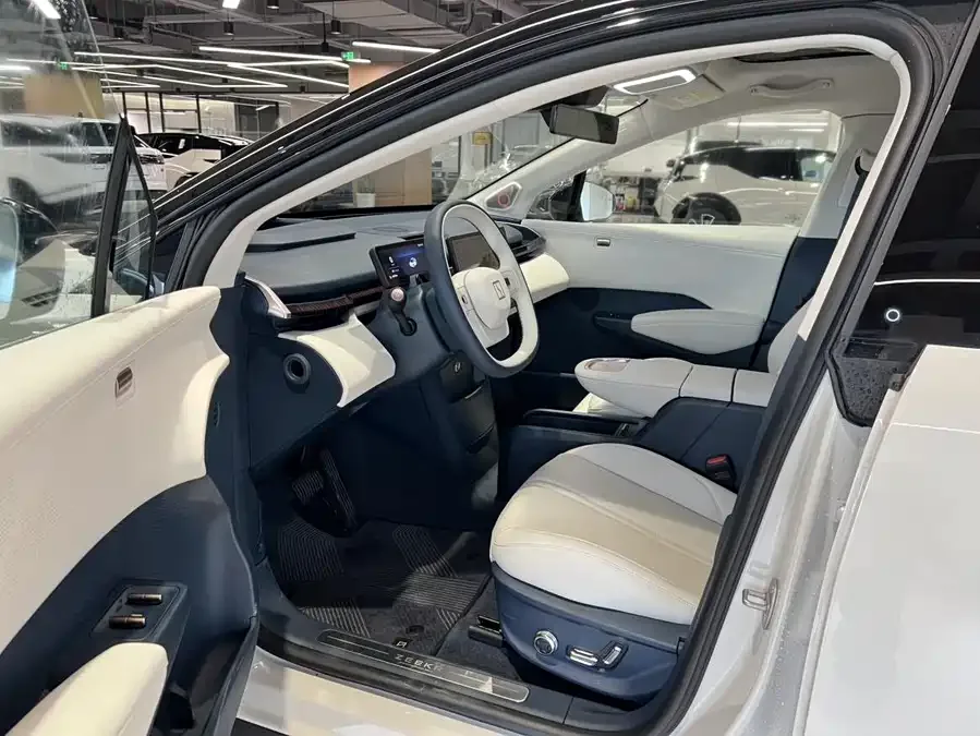Zeekr X Zeekr X 2025 four-seat rear-wheel drive cube version 2024 — миниатюра 5